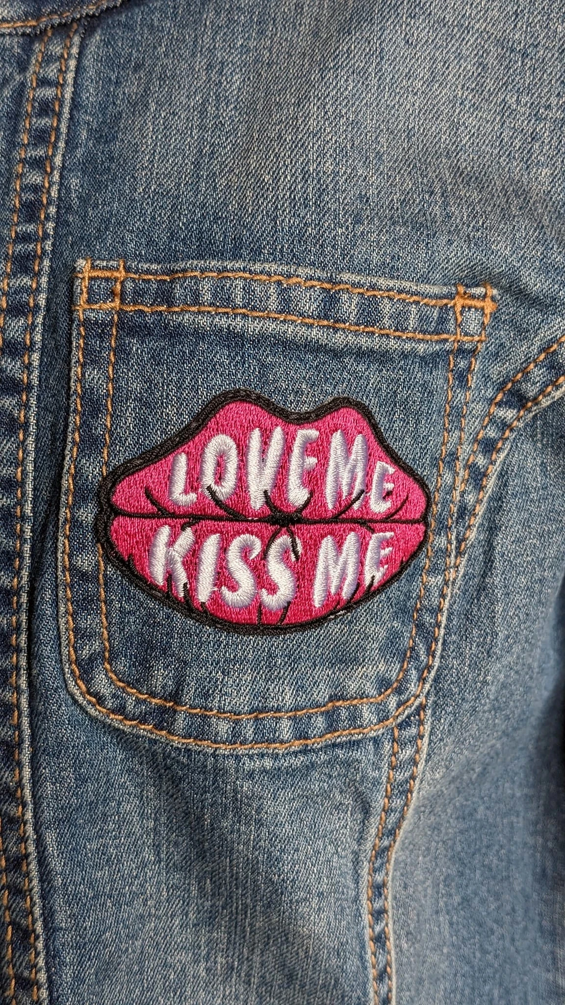 Veste jeans bordada "Cute but psycho" – photo 5